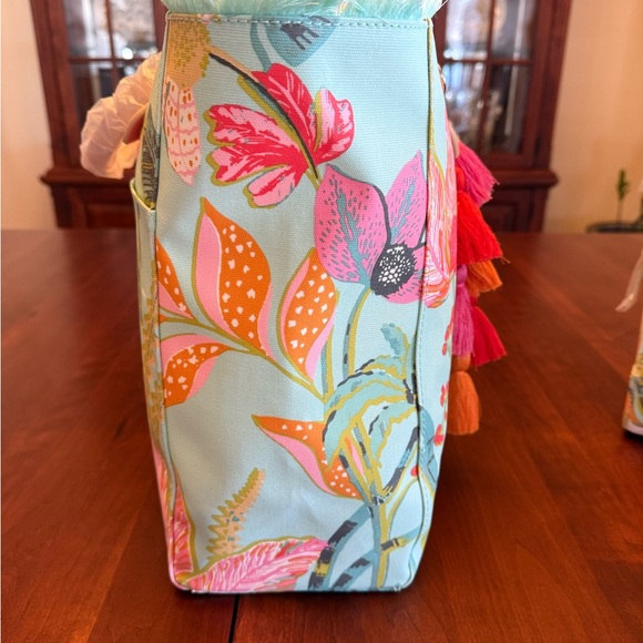 Spartina 449 Tropical Floral Tote - Picture 3 of 12
